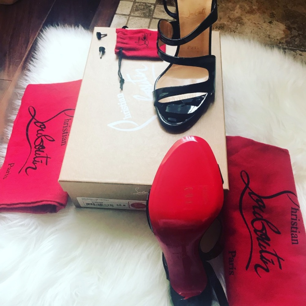 Christian Louboutin's Vavazou Black Stilettos